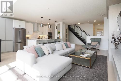 710 - 112 Benton Street, Waterloo, ON - Indoor Photo Showing Living Room