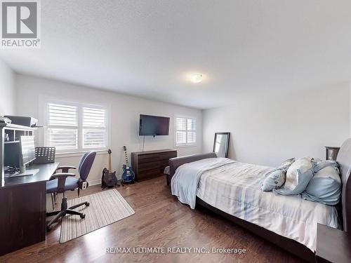 2029 Webster Boulevard, Innisfil, ON - Indoor Photo Showing Bedroom