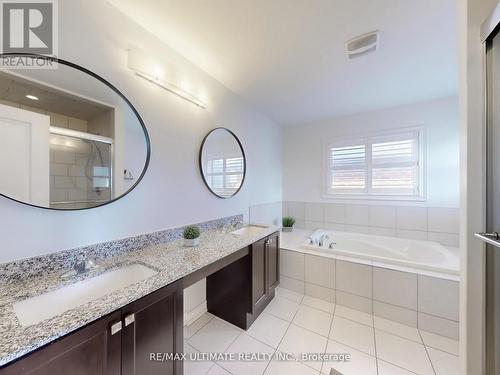 2029 Webster Boulevard, Innisfil, ON - Indoor Photo Showing Bathroom