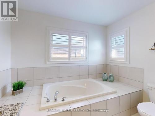 2029 Webster Boulevard, Innisfil, ON - Indoor Photo Showing Bathroom