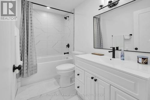 12 - 800 Commissioners Road W, London South (South L), ON - Indoor Photo Showing Bathroom