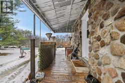 Side entry and access to deck - 