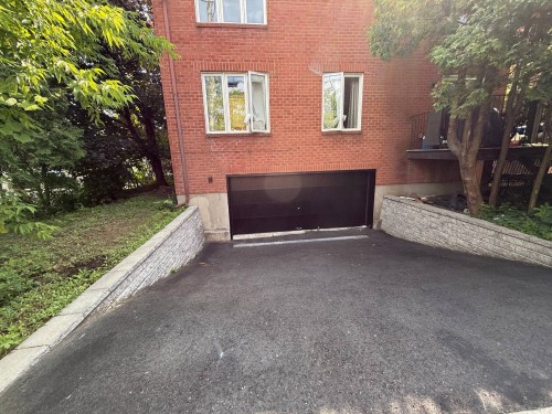 Garage - 6801  - 6807 Rue Hadley, Montréal (Le Sud-Ouest), QC - Outdoor With Exterior