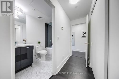 1308 - 32 Davenport Road, Toronto, ON - Indoor Photo Showing Bathroom