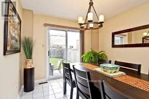 5745 Tayside Crescent, Mississauga, ON - Indoor Photo Showing Dining Room