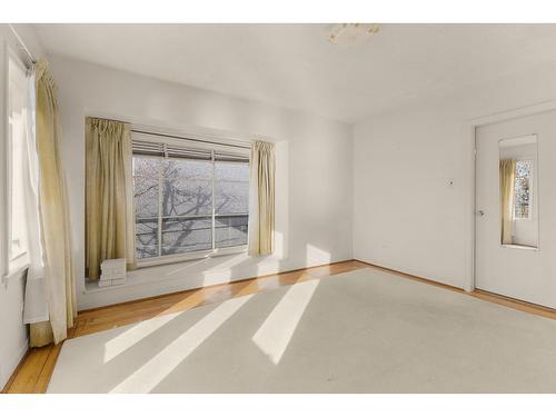 1 14458 Marine Drive, White Rock, BC - Indoor Photo Showing Other Room