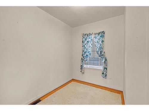 1 14458 Marine Drive, White Rock, BC - Indoor Photo Showing Other Room