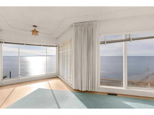 14458 Marine Drive, White Rock, BC - Indoor Photo Showing Other Room