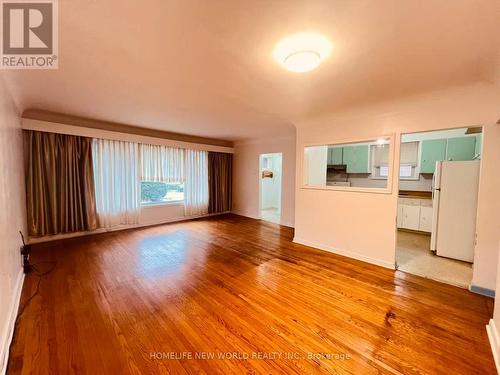 133 Budea Crescent, Toronto, ON - Indoor Photo Showing Other Room