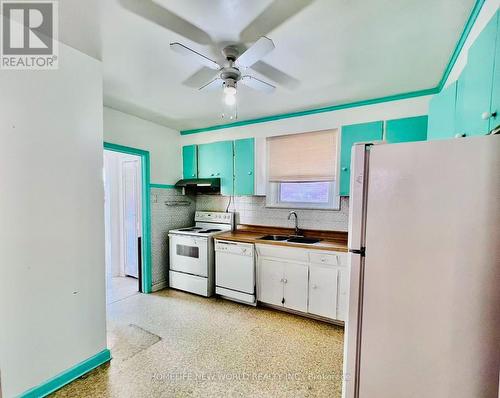 133 Budea Crescent, Toronto, ON - Indoor Photo Showing Kitchen With Double Sink