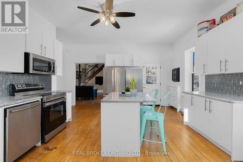 1002 Cowbell Lane N, Gravenhurst, ON - Indoor Photo Showing Kitchen