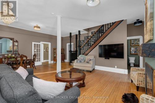 1002 Cowbell Lane N, Gravenhurst, ON - Indoor Photo Showing Living Room