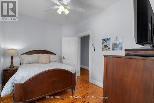 1002 Cowbell Lane N, Gravenhurst, ON - Indoor Photo Showing Bedroom
