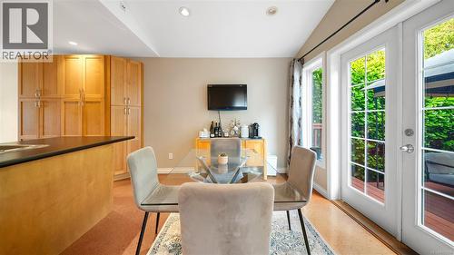 1716 Bay St, Victoria, BC - Indoor