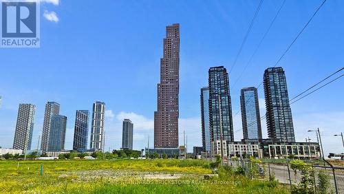 3501 - 2920 Highway 7 Road W, Vaughan, ON - Outdoor