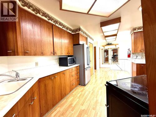 7 Driftwood Crescent, Yorkton, SK - Indoor Photo Showing Kitchen