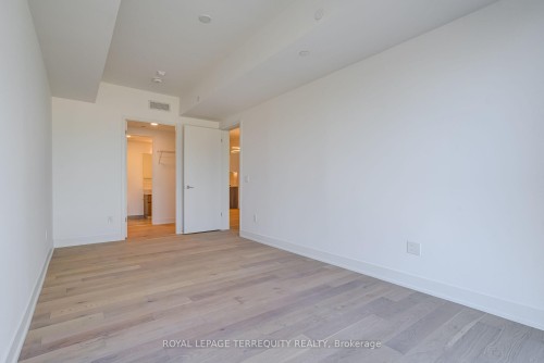 301-200 Keewatin Avenue, Toronto, ON - Indoor Photo Showing Other Room