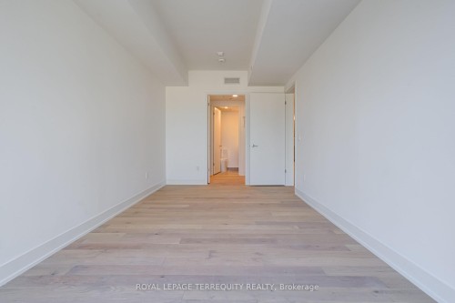 301-200 Keewatin Avenue, Toronto, ON - Indoor Photo Showing Other Room