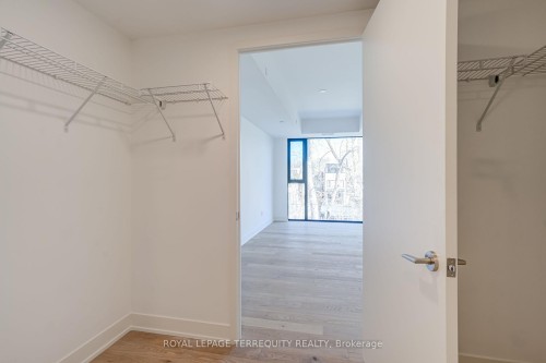 301-200 Keewatin Avenue, Toronto, ON - Indoor Photo Showing Other Room