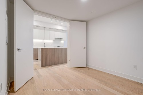 301-200 Keewatin Avenue, Toronto, ON - Indoor Photo Showing Other Room