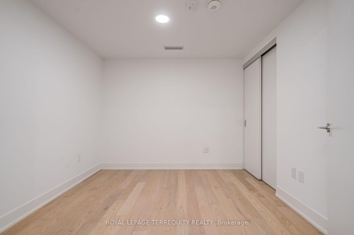 301-200 Keewatin Avenue, Toronto, ON - Indoor Photo Showing Other Room