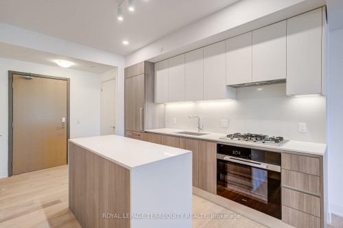 301-200 Keewatin Avenue, Toronto, ON - Indoor Photo Showing Kitchen With Upgraded Kitchen