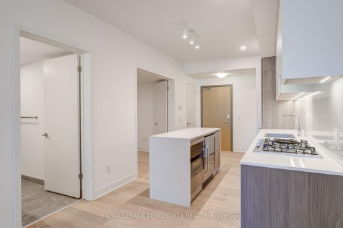 301-200 Keewatin Avenue, Toronto, ON - Indoor