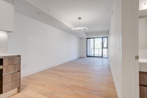 301-200 Keewatin Avenue, Toronto, ON - Indoor Photo Showing Other Room