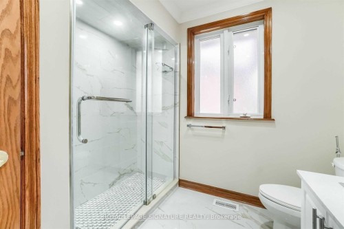 138 Derrydown Road, Toronto, ON - Indoor Photo Showing Bathroom