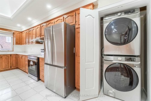 138 Derrydown Road, Toronto, ON - Indoor Photo Showing Laundry Room