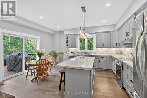 73 Wozniak Road, Penetanguishene, ON - Indoor Photo Showing Kitchen With Upgraded Kitchen