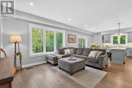 73 Wozniak Road, Penetanguishene, ON - Indoor Photo Showing Living Room