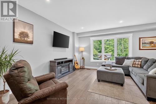 73 Wozniak Road, Penetanguishene, ON - Indoor Photo Showing Living Room