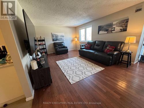 3 - 315 Mullett Street, Carleton Place, ON - Indoor Photo Showing Living Room