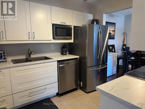 3 - 315 Mullett Street, Carleton Place, ON - Indoor Photo Showing Kitchen With Double Sink