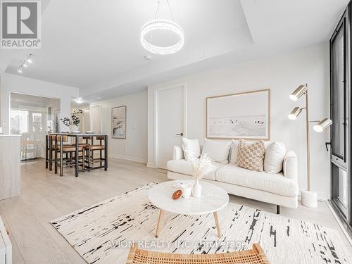 505 - 47 Mutual Street, Toronto, ON - Indoor Photo Showing Living Room