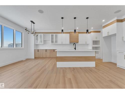 744 Astoria Wy, Devon, AB - Indoor Photo Showing Kitchen