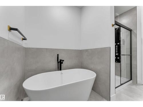 744 Astoria Wy, Devon, AB - Indoor Photo Showing Bathroom