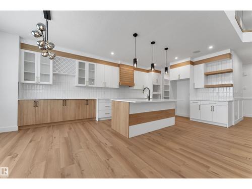 744 Astoria Wy, Devon, AB - Indoor Photo Showing Kitchen With Upgraded Kitchen