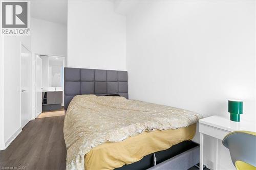 3883 Quartz Road Unit# 614, Mississauga, ON - Indoor Photo Showing Bedroom