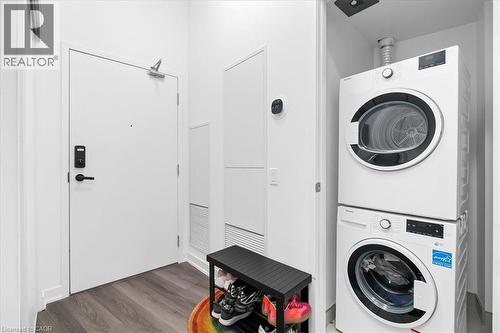 3883 Quartz Road Unit# 614, Mississauga, ON - Indoor Photo Showing Laundry Room