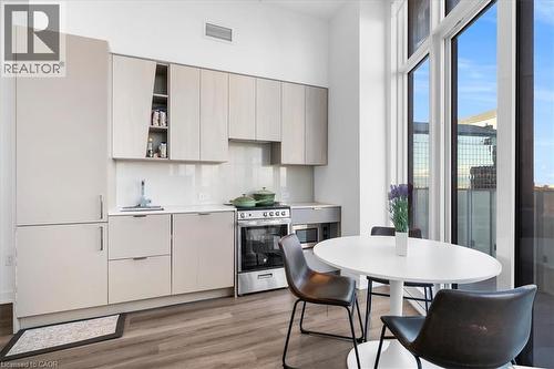 3883 Quartz Road Unit# 614, Mississauga, ON - Indoor Photo Showing Dining Room