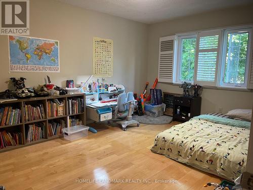 61 Mary Elizabeth Crescent, Markham, ON - Indoor Photo Showing Bedroom