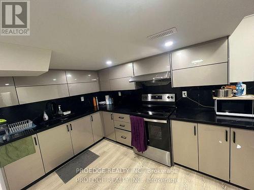 Bsmt - 18 Fireside Drive, Brampton, ON - Indoor Photo Showing Kitchen