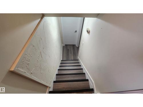 115 Ekota Cr Nw, Edmonton, AB - Indoor Photo Showing Other Room