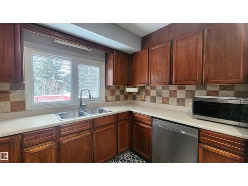 115 Ekota Cr Nw, Edmonton, AB - Indoor Photo Showing Kitchen With Double Sink