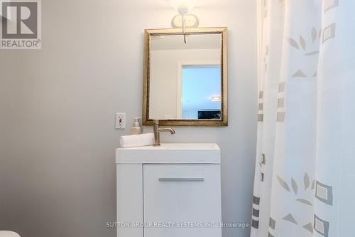 17 William Rex Crescent, Erin, ON - Indoor Photo Showing Bathroom