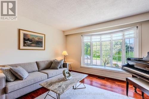 17 William Rex Crescent, Erin, ON - Indoor Photo Showing Living Room