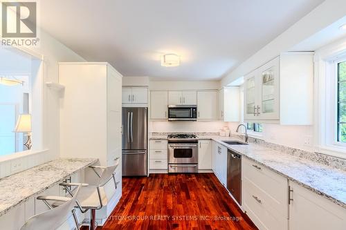 17 William Rex Crescent, Erin, ON - Indoor Photo Showing Kitchen With Stainless Steel Kitchen With Upgraded Kitchen