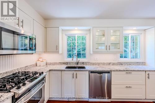 17 William Rex Crescent, Erin, ON - Indoor Photo Showing Kitchen With Stainless Steel Kitchen With Upgraded Kitchen